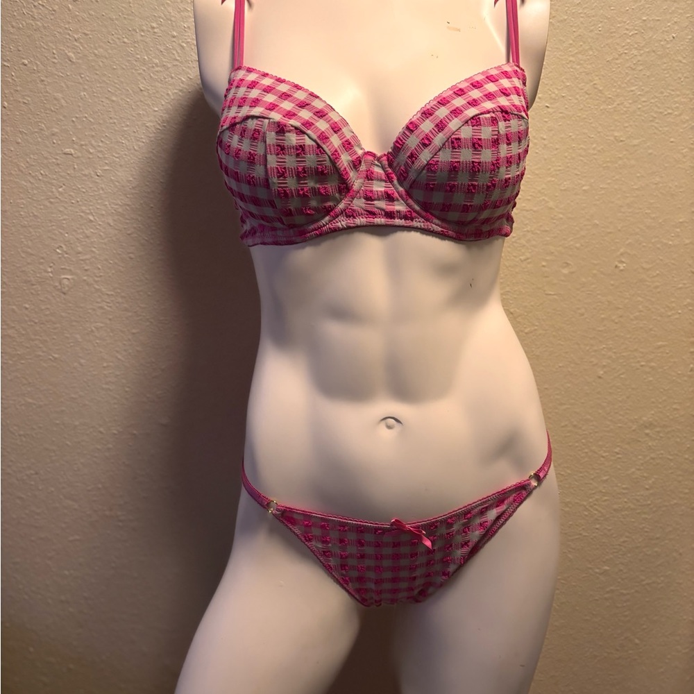 Two piece lingerie set